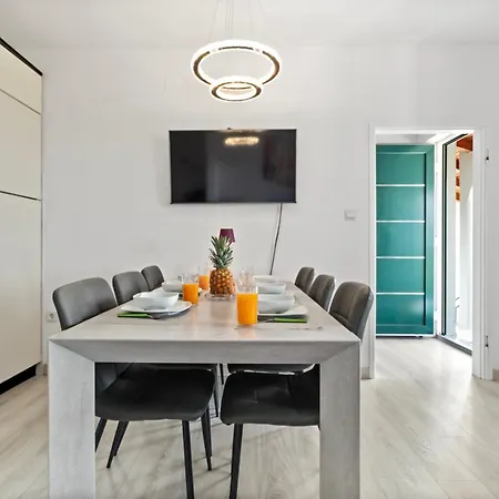 Nat Apartment *